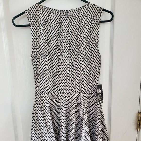 NWT Dress - Picture 3 of 5